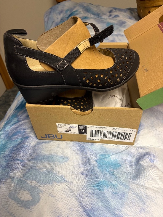 Shoes - 12W women’s shoes